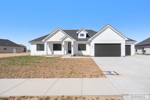 5804 Dune Village Way, Idaho Falls, ID, 83404-8365 | Card Image