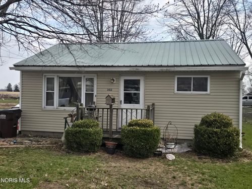 302 Jackson St, Delta, OH, 43515-1525 | Card Image