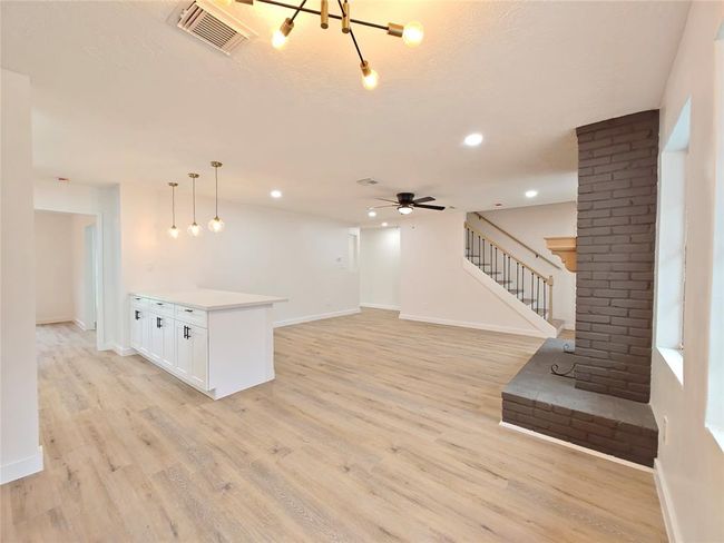 Family Room | Image 20