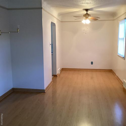 18311 Norborne, Redford, MI, 48240-1832 | Card Image