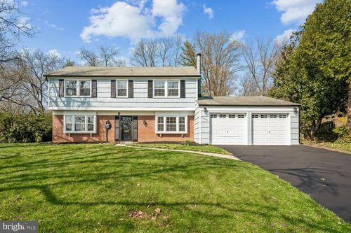 12200 Fleming Ln, BOWIE, MD, 20715-2525 | Card Image