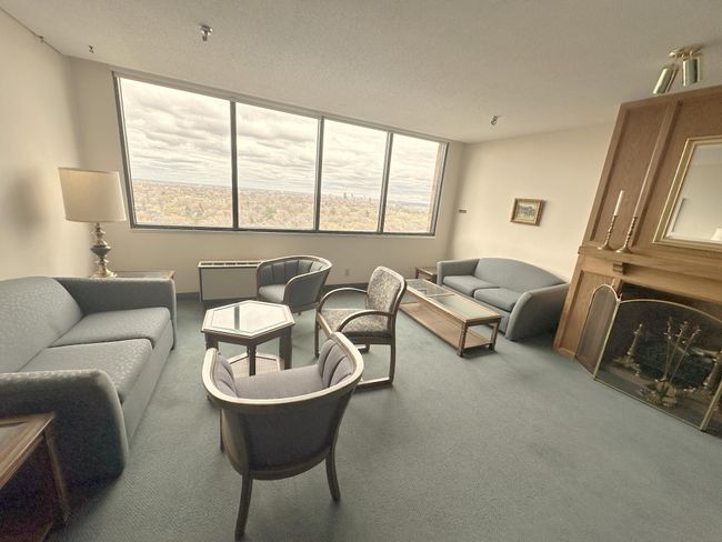 great rooms with a view | Image 23