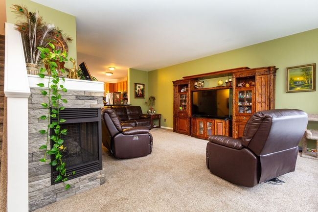 179 Center Blvd, Condo with 2 bedrooms, 3 bathrooms and null parking in Wixom MI | Image 5