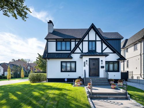 16420 Cryders Lane, New York, NY, 11357 | Card Image