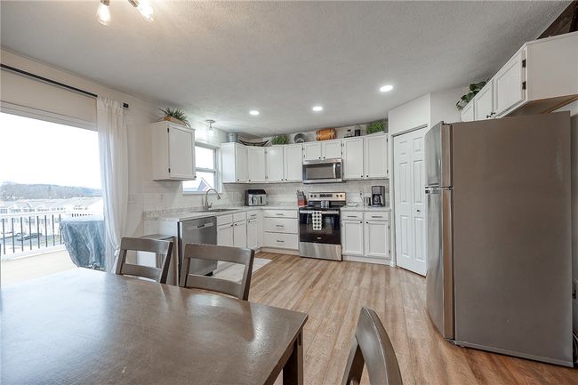 Updated kitchen and appliances!! | Image 6