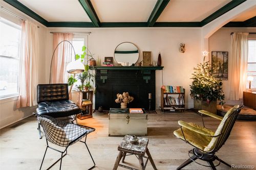 101 Connecticut St, Highland Park, MI, 48203-3554 | Card Image