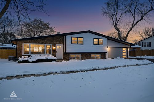 10738 S New England Ave, Worth, IL, 60482-1303 | Card Image