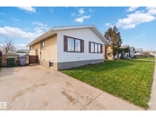 4615 49 Ave, Redwater, AB, T0A2W1 | Card Image