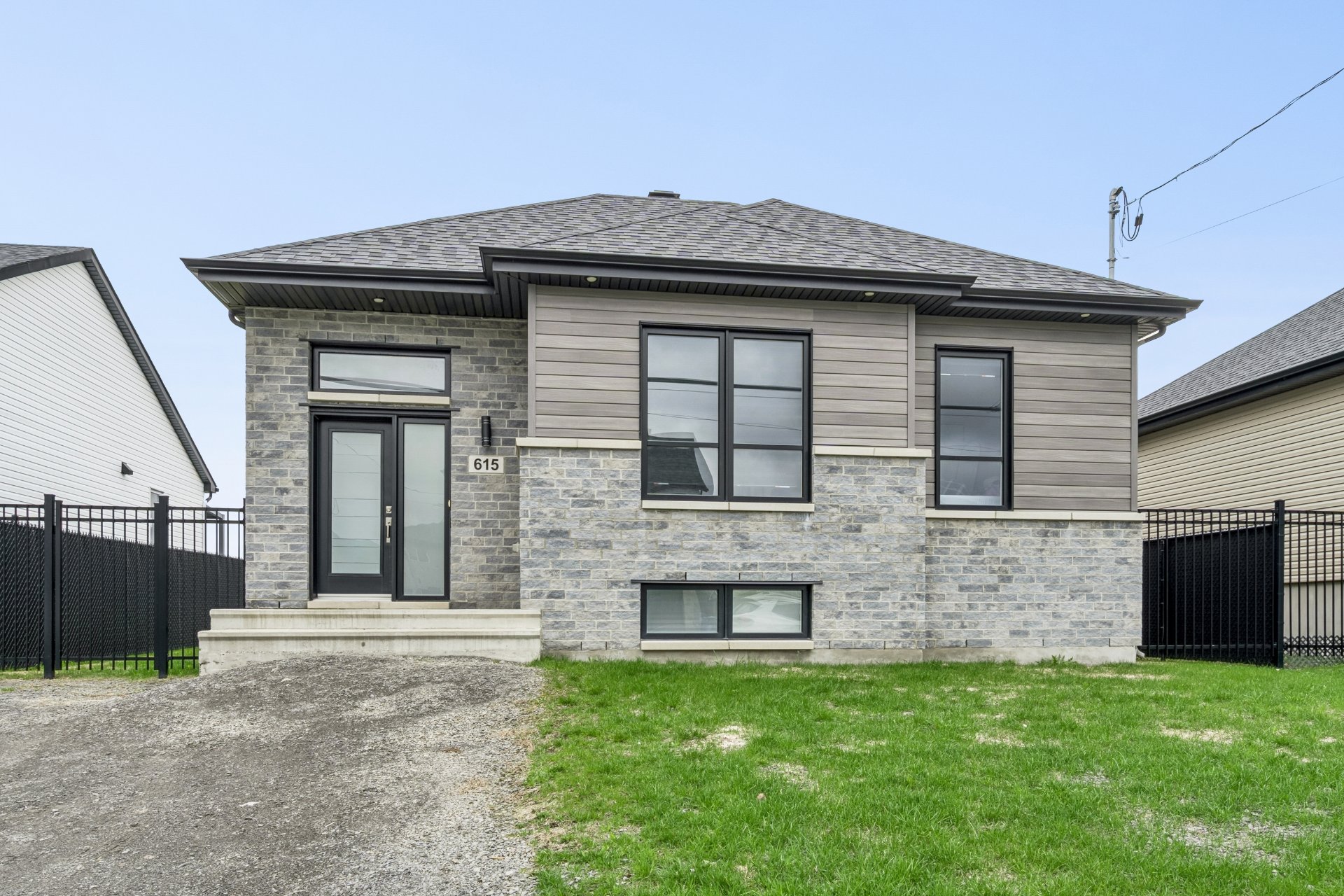Residential in Saint-Lin/Laurentides 3