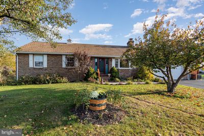 19 Summer Drive, House other with 3 bedrooms, 2 bathrooms and null parking in GETTYSBURG PA | Image 2