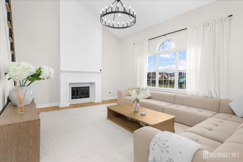 86 Treetops Cir, PRINCETON, NJ, 08540-8582 | Card Image