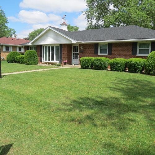 206 Vermont St, Momence, IL, 60954-1804 | Card Image