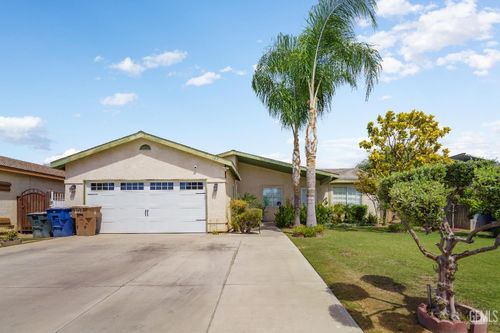 107 Coverdale Ct, Bakersfield, CA, 93307-2985 | Card Image