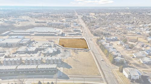 4017 Devils Glen Rd, Bettendorf, IA, 52722-7259 | Card Image