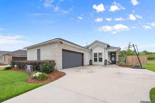 18946 Pharlap Way, Zachary, LA, 70791-2566 | Card Image