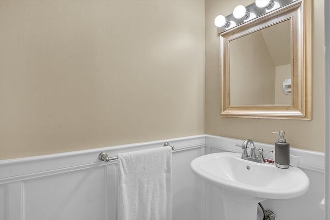 808 - 808 Windsor Dr, Condo with 1 bedrooms, 2 bathrooms and 1 parking in Framingham MA | Image 8