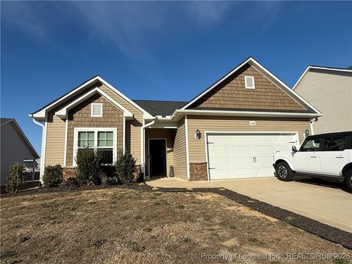 2040 Stonewash Dr, Fayetteville, NC, 28306-5509 | Card Image