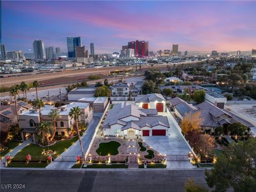 1725 Bannie Ave, Las Vegas, NV, 89102-2452 | Card Image