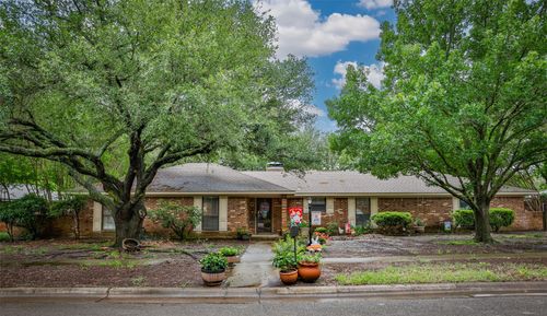 2002 Everglade Dr, Gainesville, TX, 76240-3710 | Card Image