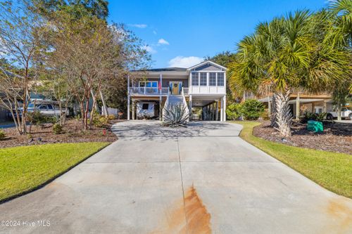 115 Se 18th Street, Oak Island, NC, 28465 | Card Image