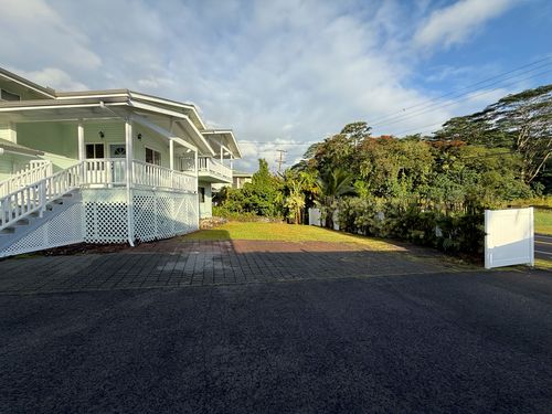879 Waianuenue Ave, HILO, HI, 96720-2054 | Card Image