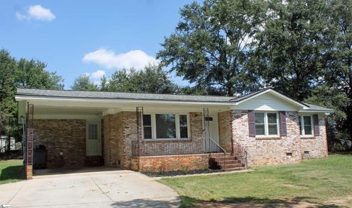 105 Vale St, Greenville, SC, 29617-3136 | Card Image
