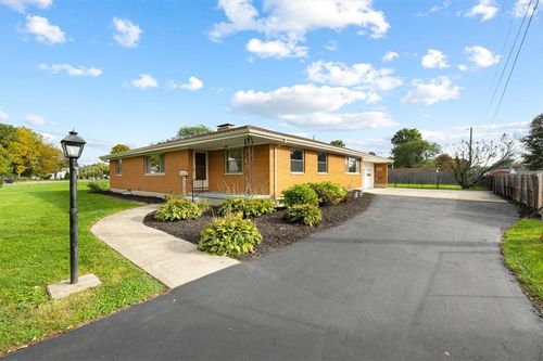 606 W Lake Ave, New Carlisle, OH, 45344-1730 | Card Image