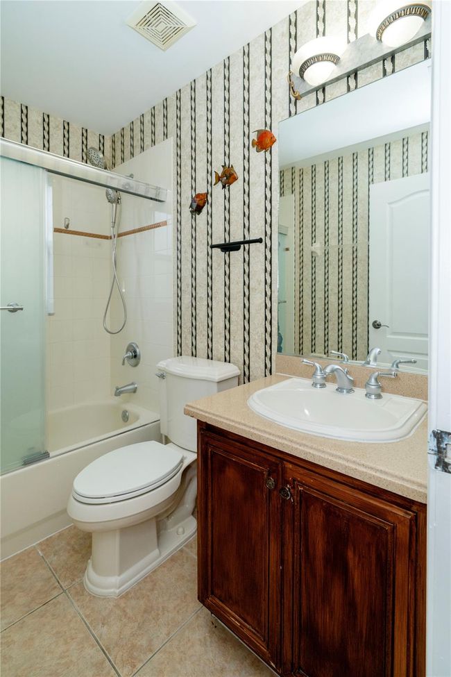 262 Kensington Way, House other with 3 bedrooms, 2 bathrooms and null parking in Royal Palm Beach FL | Image 32