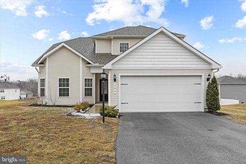 300 Headwaters Dr, FALLING WATERS, WV, 25419-1827 | Card Image