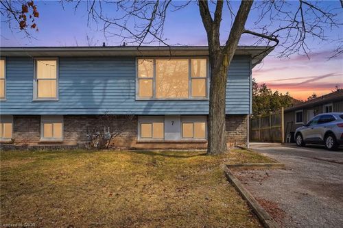7 Calcott Crt, Thorold, ON, L2V4J9 | Card Image