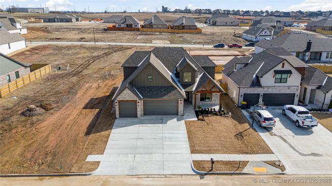2038 E 129 Th St S, House other with 3 bedrooms, 3 bathrooms and null parking in Jenks OK | Image 51