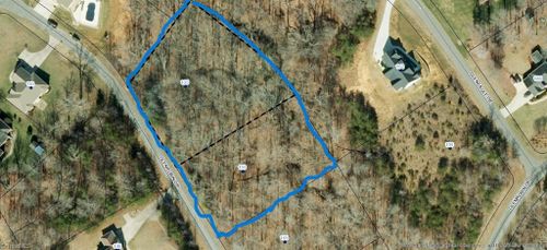 135 Glenrobin Dr, Eden, NC, 27288-8092 | Card Image