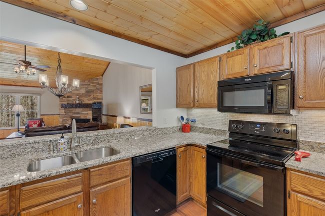 28 - 23 Dwarf Mountain Rd, Condo with 2 bedrooms, 2 bathrooms and null parking in Sapphire NC | Image 11