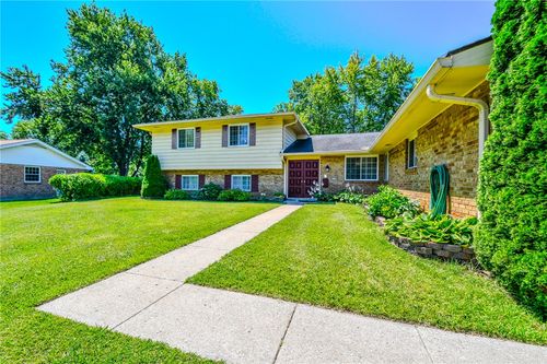 2104 Crab Tree Dr, Beavercreek, OH, 45431-3312 | Card Image