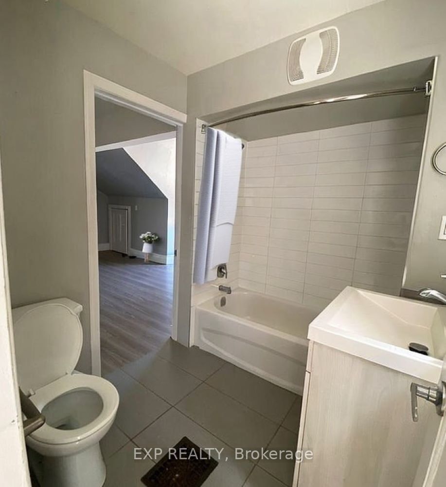 Residential Lease in Hamilton 5