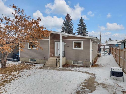 20 Woodland Cres, Sylvan Lake, AB, T4S1L9 | Card Image