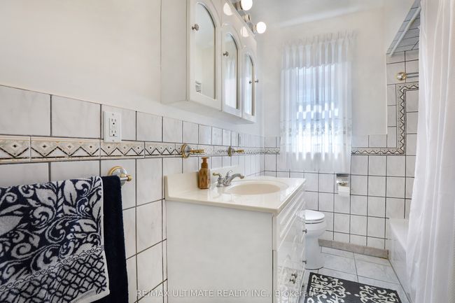42 Marta Ave, House other with 3 bedrooms, 2 bathrooms and 1 parking in Scarborough ON | Image 16