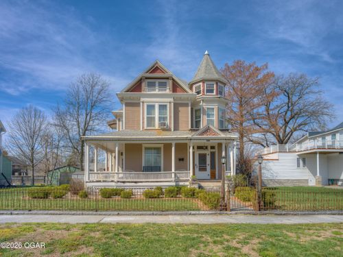 22 S Pennsylvania St, Webb City, MO, 64870-2227 | Card Image