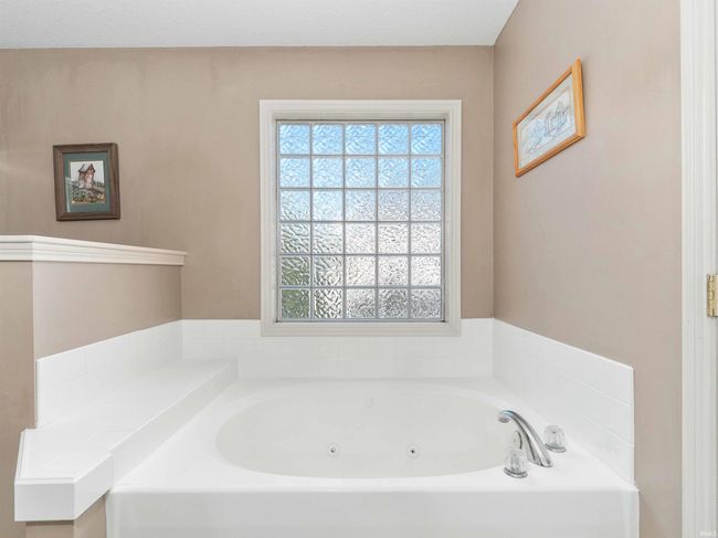 13715 Hammerhill Way, House other with 4 bedrooms, 4 bathrooms and null parking in Fort Wayne IN | Image 21