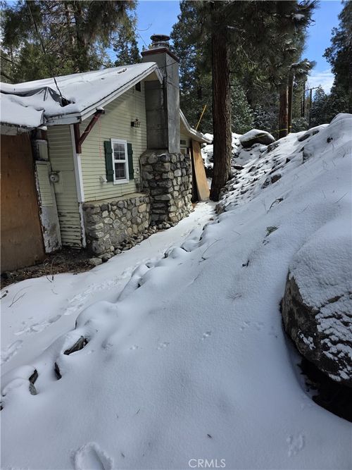 39550 Prospect Dr, Forest Falls, CA, 92339-9695 | Card Image