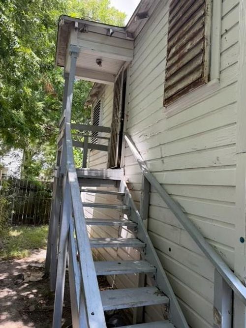 215 3rd Ave N, Texas City, TX, 77590-7918 | Card Image