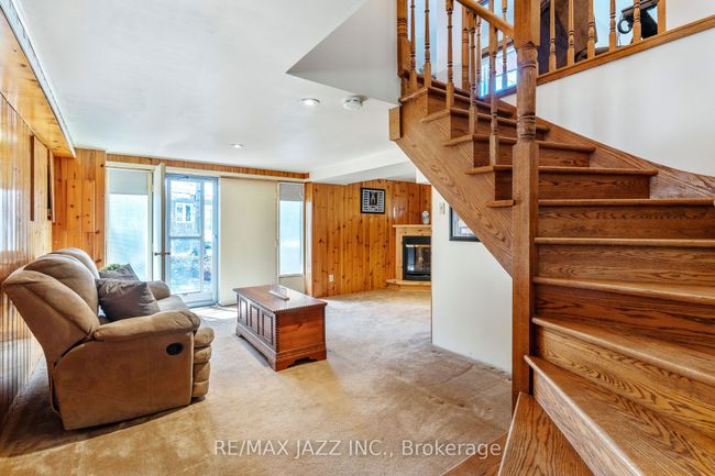 1092 Briscoe Dr, House other with 3 bedrooms, 2 bathrooms and 6 parking in Algonquin Highlands ON | Image 10
