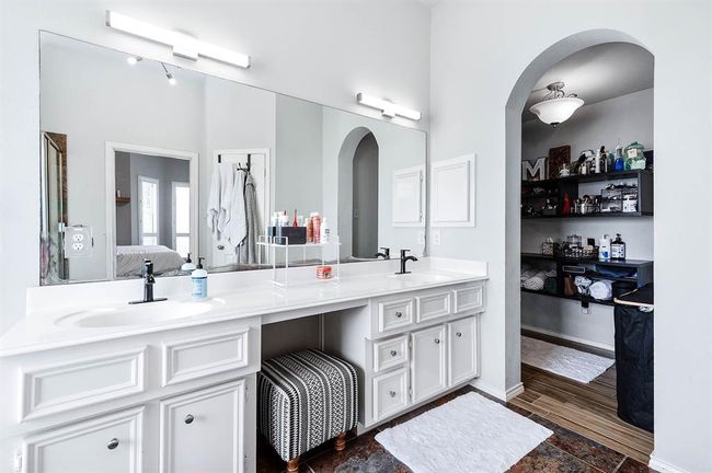 2313 Lilac Breeze Ln, House other with 4 bedrooms, 2 bathrooms and 3 parking in Pearland TX | Image 23