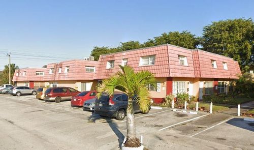 b4-5323 Nw 27th St, Lauderhill, FL, 33313-2504 | Card Image