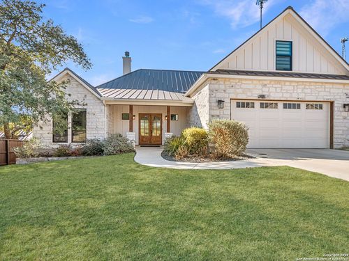102 Creede St, Boerne, TX, 78006-2208 | Card Image