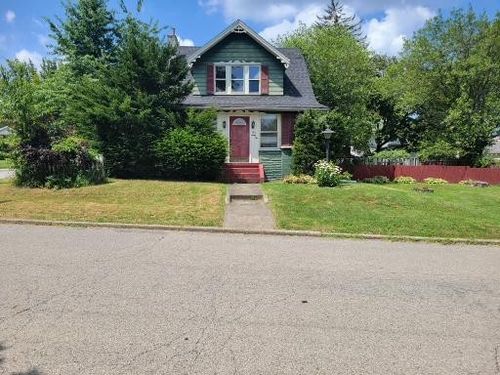 562 Hawthorne Pl, Sharon, PA, 16146-3026 | Card Image