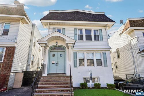 731 18th Ave, Irvington, NJ, 07111-3712 | Card Image