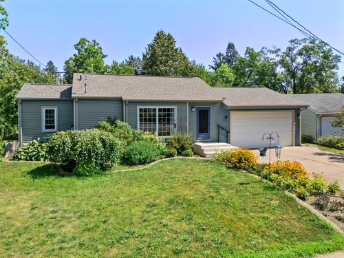 460 S Grey Ave, Rush City, MN, 55069-5024 | Card Image