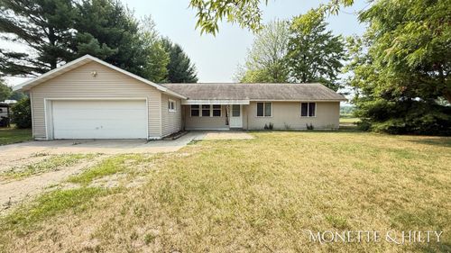 8141 Marvin Rd, Holton, MI, 49425-9512 | Card Image
