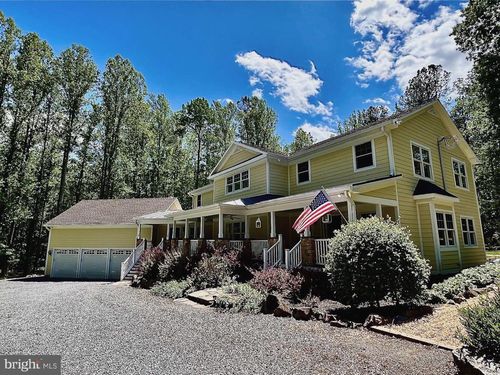 700 Battle Mountain Rd, Amissville, VA, 20106-4109 | Card Image